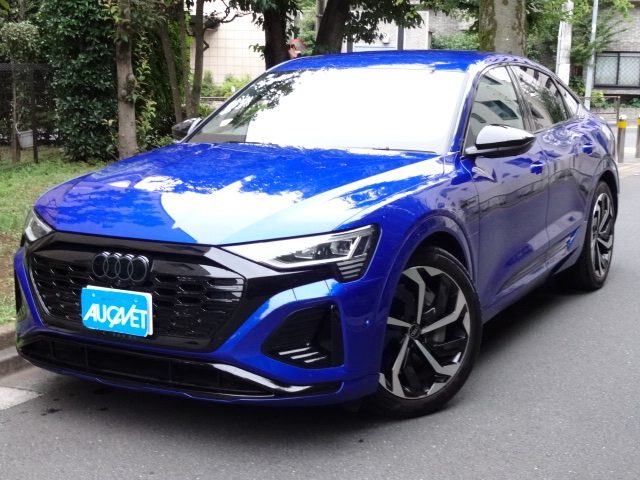 Ｑ８　ｅ－トロンスポーツバック　５５　クワトロ　Ｓライン