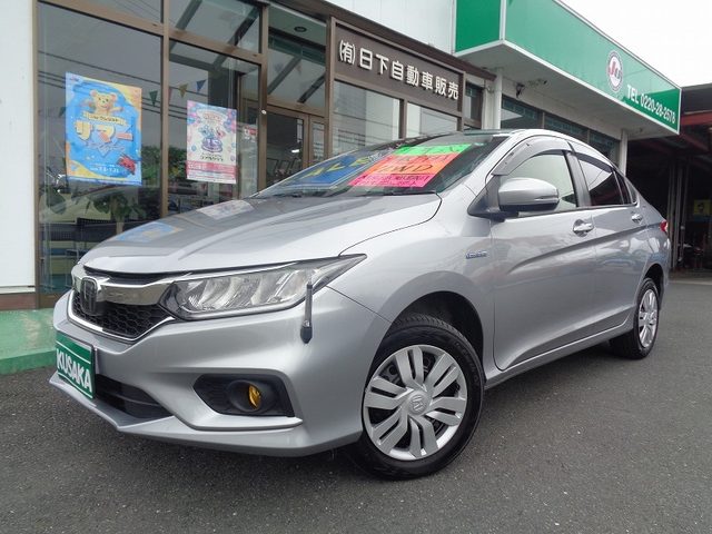 グレイス　ハイブリッド　４ＷＤ　ＤＸ