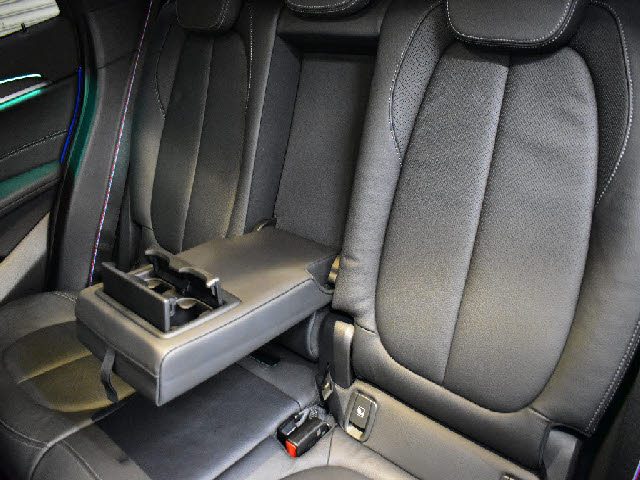 車両画像23