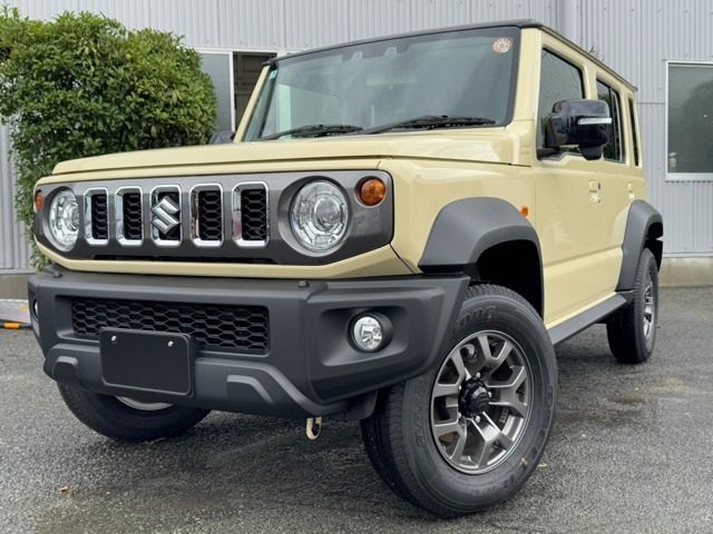 ジムニー　ノマド　１．５　ＦＣ　４ＷＤ　　シフォンアイボリ