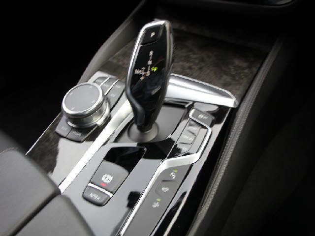 車両画像24