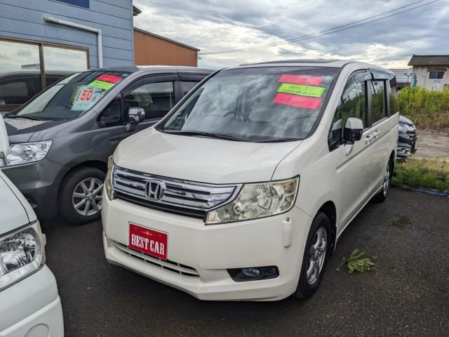ステップワゴン　４ＷＤ　Ｌ