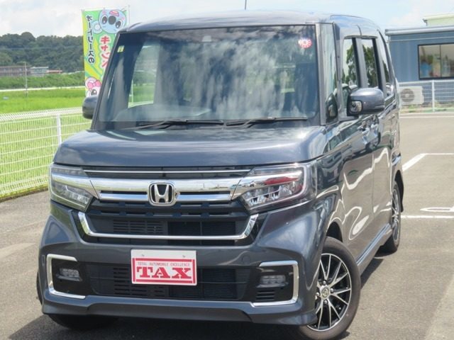 Ｎ　ＢＯＸ　カスタム　６６０　Ｌ　・９型ナビＴＶ・左