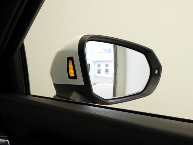 車両画像24