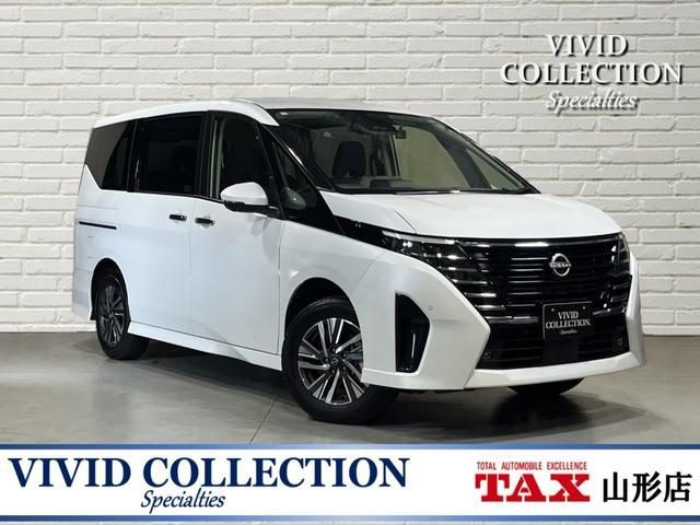セレナ　４ＷＤ　ハイウェイスターＶ　４ＷＤ　社外メモリー