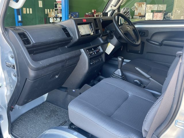 車両画像28