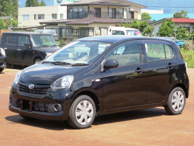 ミラ　イース　４ＷＤ　Ｌｆ　ナビ　キーレス　ＥＴＣ　ＣＶＴ