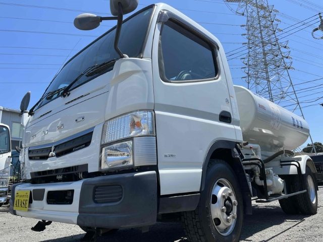 キャンター　４０００Ｌ散水車　５速ＭＴ