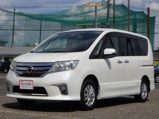 セレナ　４ＷＤ　ハイウェイスター　Ｖセレクション