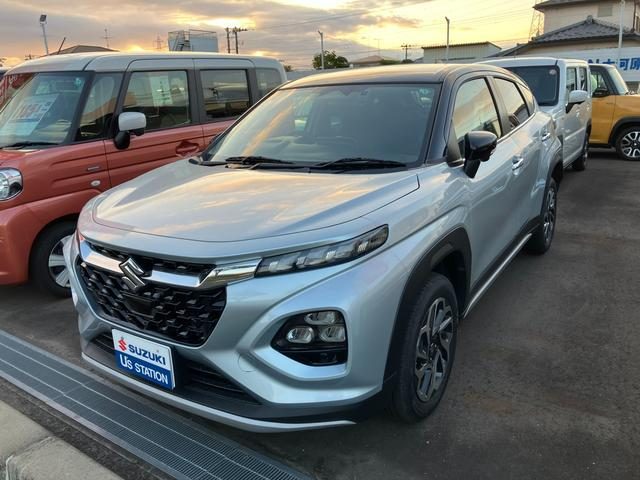 フロンクス　２ＷＤ・６ＡＴ　全方位モニター付９インチ
