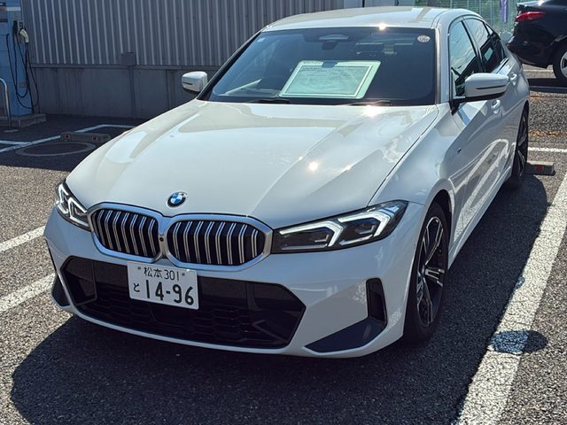 ３シリーズ　セダン　３１８ｉ　Ｍスポーツ