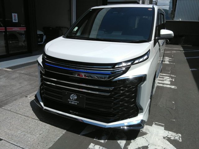 ヴォクシー　ハイブリッド　４ＷＤ　ＨＹＢＲＩＤ　Ｓ－Ｚ　７人乗り