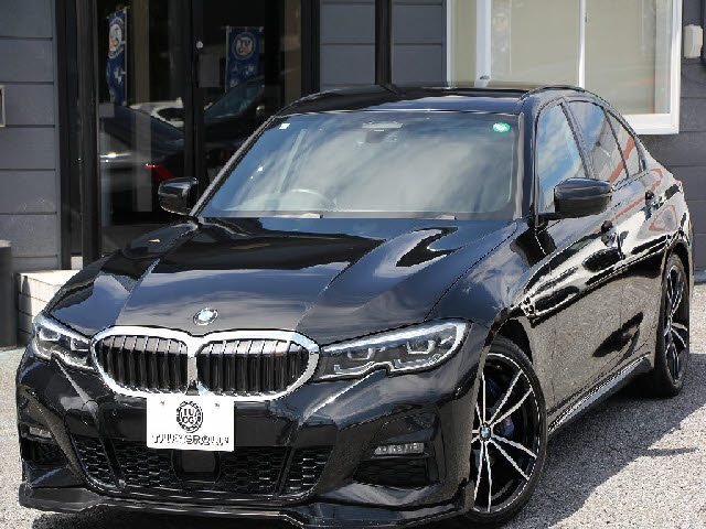 ３シリーズ　セダン　３３０ｉ　Ｍスポーツ