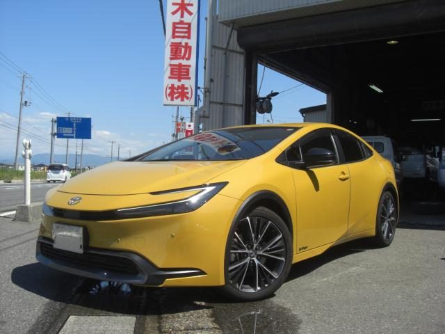 プリウス　４ＷＤ　Ｇ