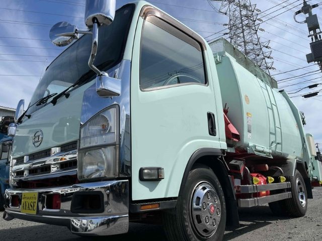 コンドル　３．２ｔ積み巻込み式パッカー車５．８立米