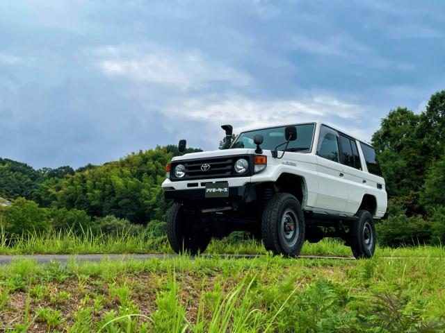 ランドクルーザーバン　７０　ＬＸ
