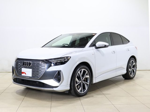 Ｑ４　ｅ－トロンスポーツバック　４０　Ｓライン