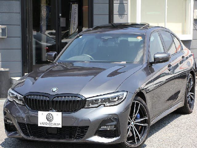 ３シリーズ　セダン　３３０ｉ　Ｍスポーツ
