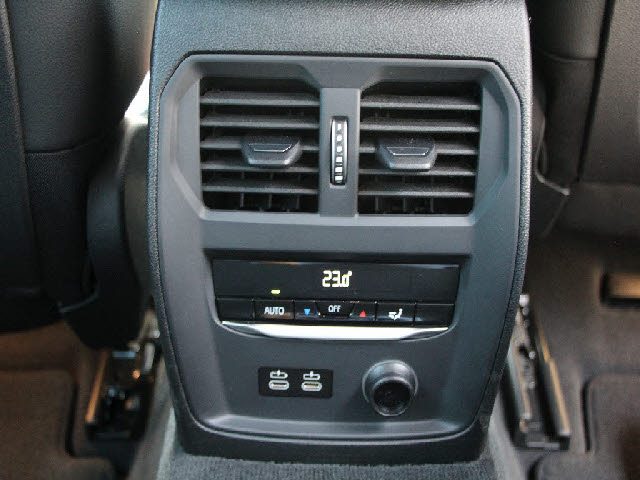 車両画像23