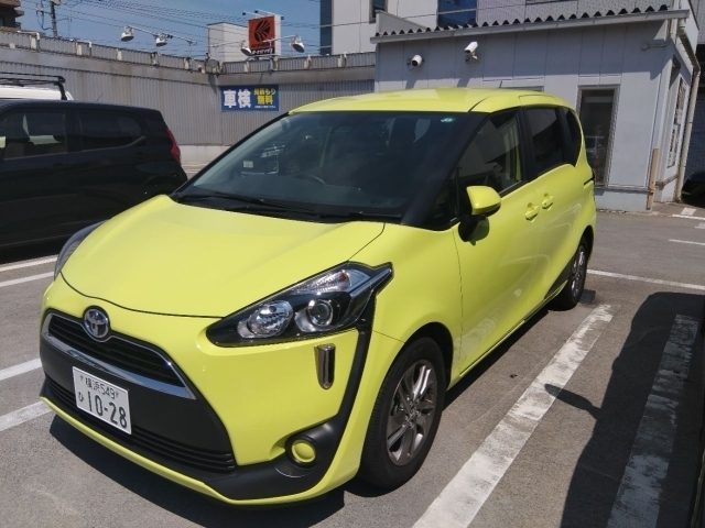 シエンタ　１５００　Ｇ　５ドア　ＤＣＶＴ　２ＷＤ　