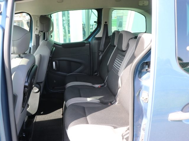 車両画像11
