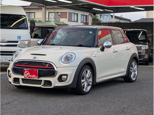 ミニクーパーＳ　５ドア　ＪＣＷ　パッケージ