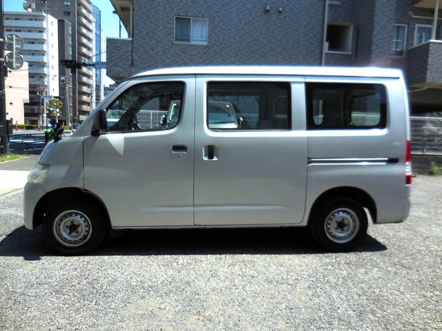 車両画像18