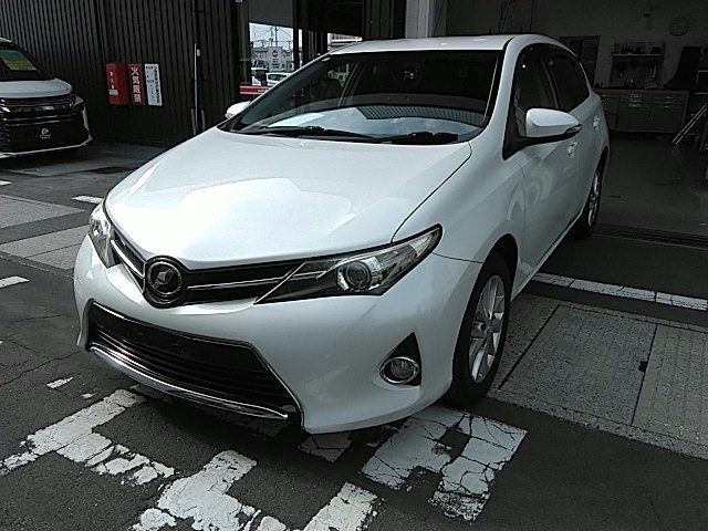 オーリス　４ＷＤ　１５００　１５０Ｘ　Ｓパッケージ　５ドア