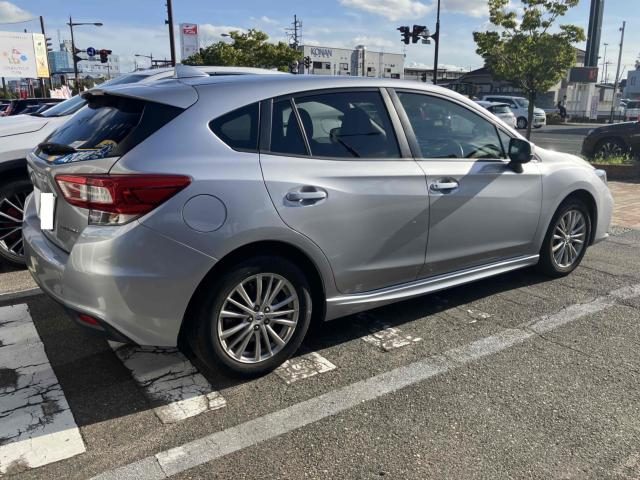 車両画像8