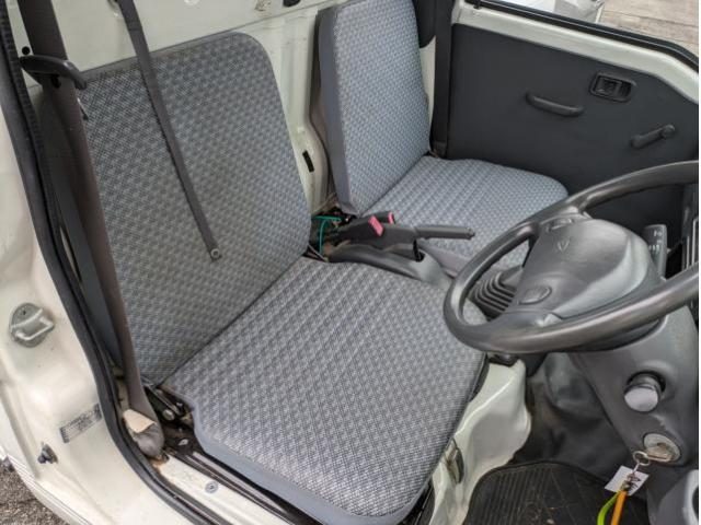 車両画像16