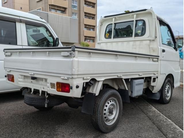 車両画像18