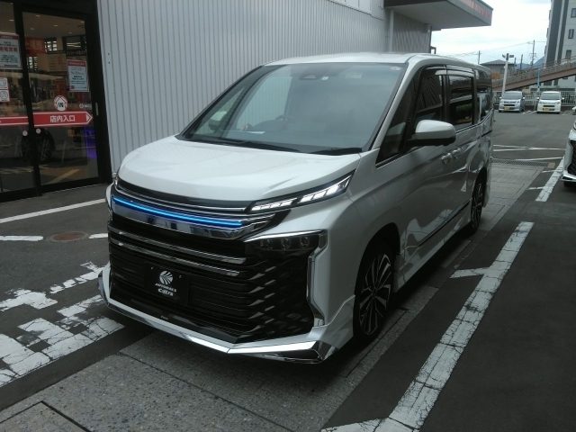 ヴォクシー　ハイブリッド　４ＷＤ　ＨＹＢＲＩＤ Ｓ－Ｚ ７人乗り