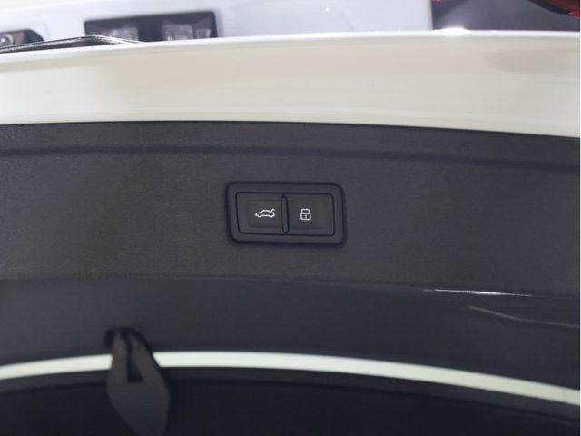 車両画像24