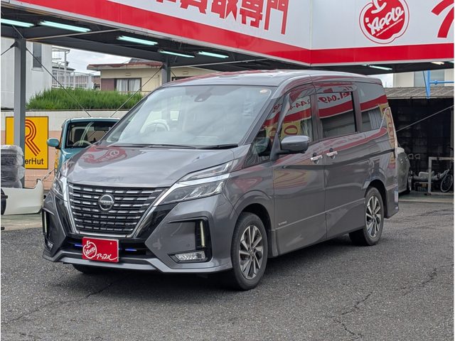 セレナ　Ｓハイブリッド　４ＷＤ　ハイウェイスター　Ｖ