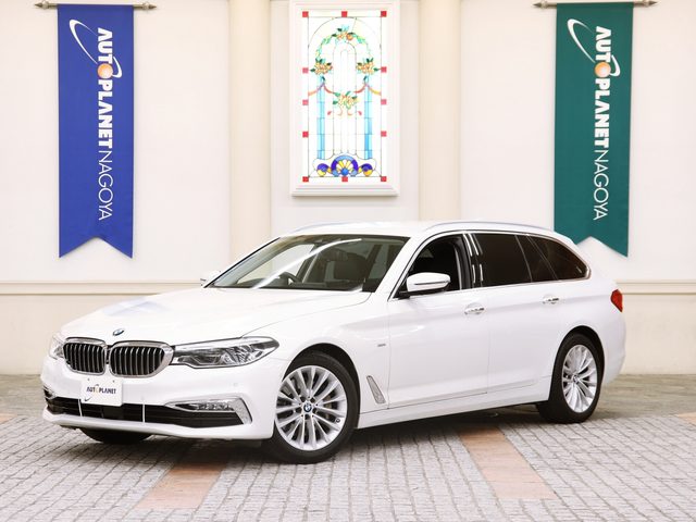 ５シリーズ　ツーリング　５３０ｉ　ラグジュアリー
