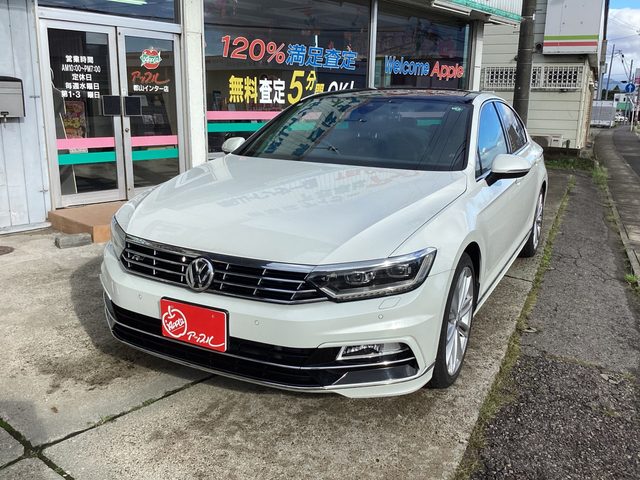 パサート　セダン　２．０ＴＳＩ　Ｒライン
