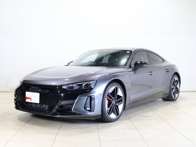 ＲＳ　ｅ－トロン　ＧＴ　ベースグレード