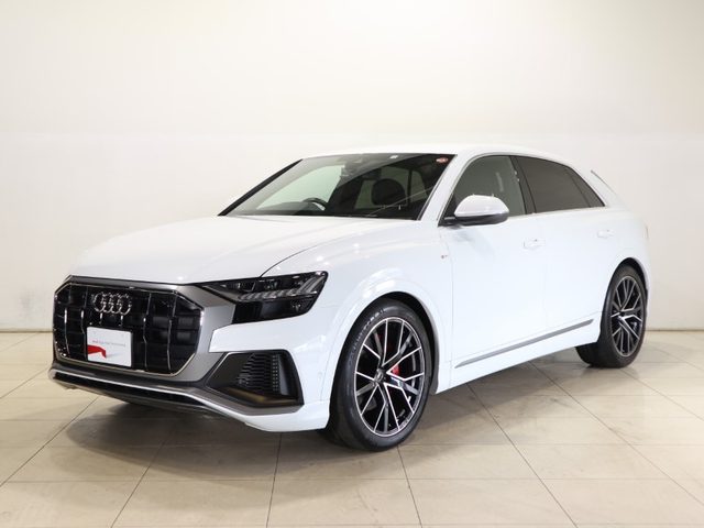 Ｑ８　５５　ＴＦＳＩ　クワトロ　Ｓライン