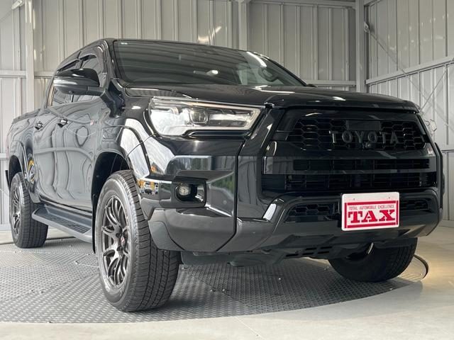 ハイラックス　４ＷＤ　Ｚ　ＧＲスポーツ　禁煙車　トノカバー　Ｒ