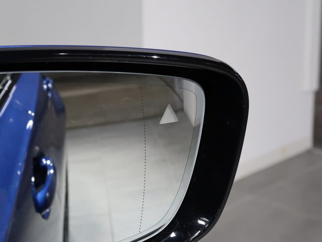 車両画像23