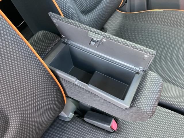 車両画像24