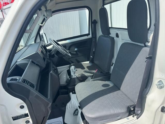 車両画像16