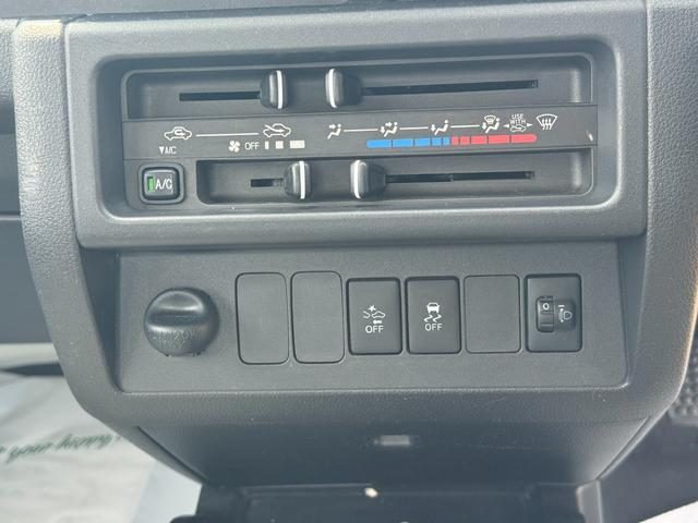車両画像24