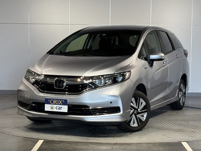 シャトル　ハイブリッド　４ＷＤ　ホンダセンシング