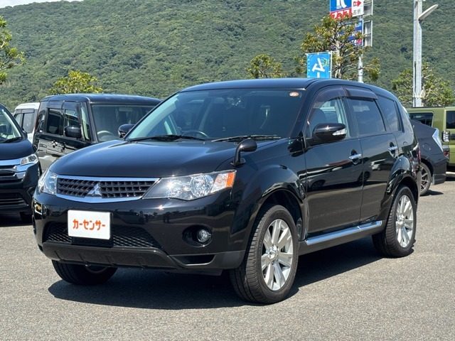 アウトランダー　４ＷＤ　３．０　３０Ｇ　４ＷＤ　ＨＤＤナビ　フル