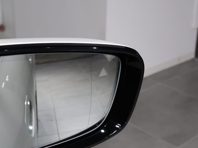 車両画像23