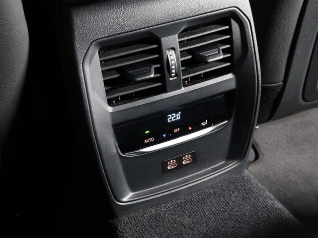 車両画像25