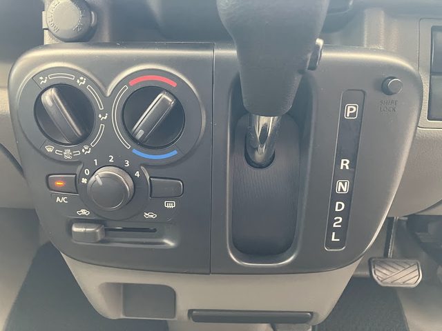 車両画像18