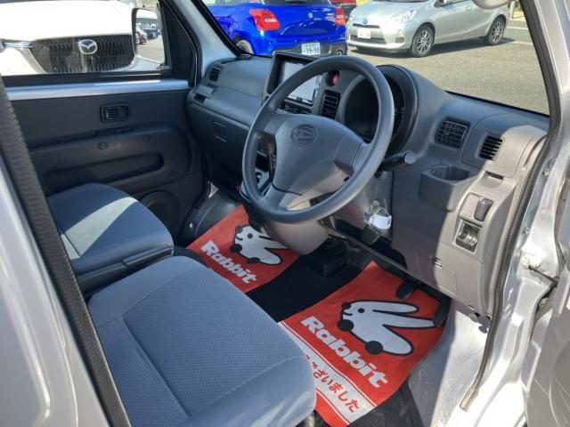 車両画像16