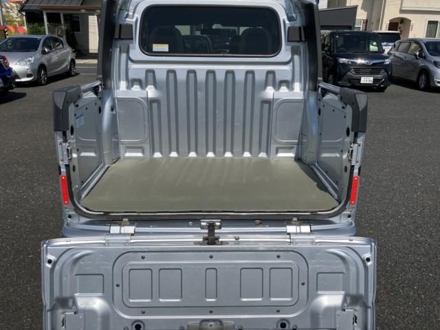 車両画像30